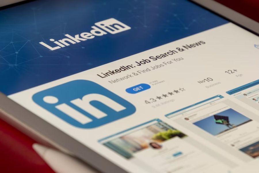 publier sur linkedin ecran reseau social